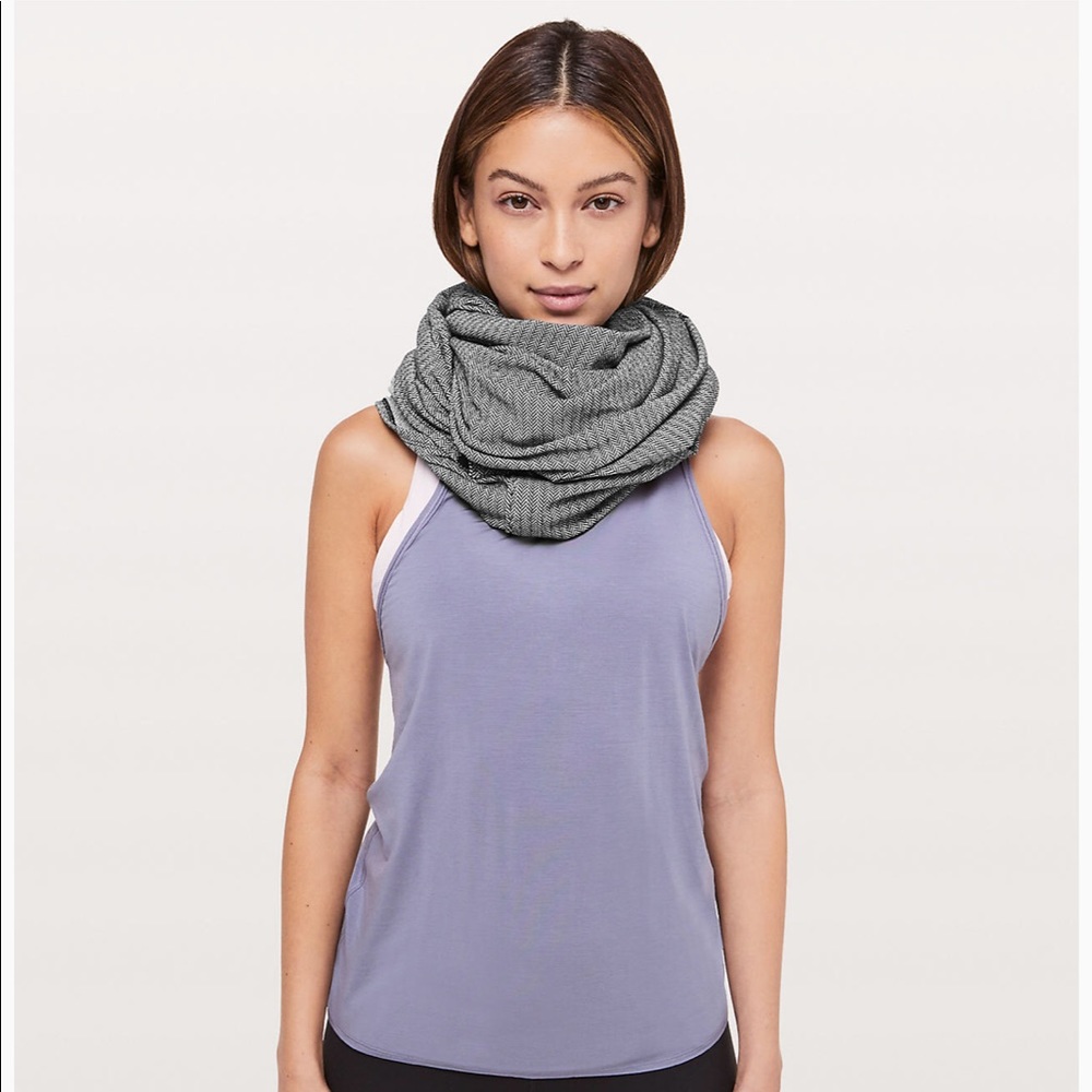 Lululemon vinyasa scarf rulu